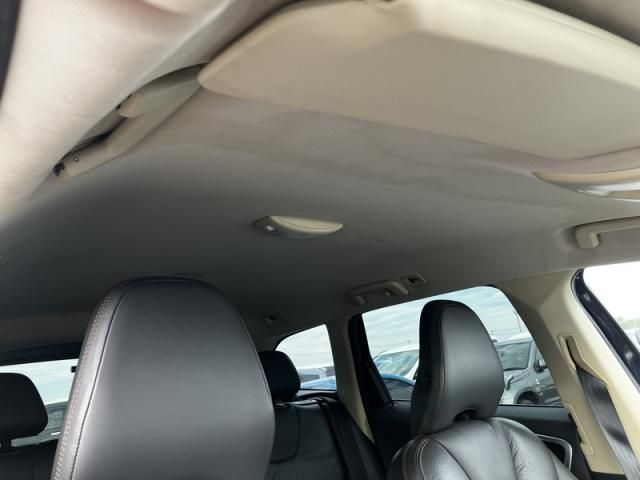 VOLVO XC60 2012 Image 31