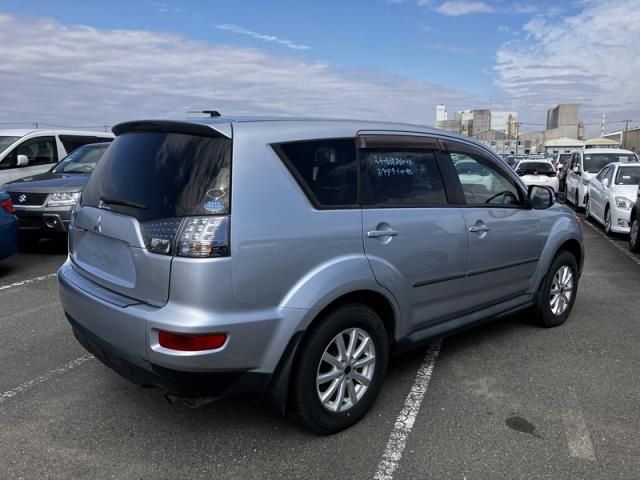 MITSUBISHI OUTLANDER 2WD 2011 Image 31