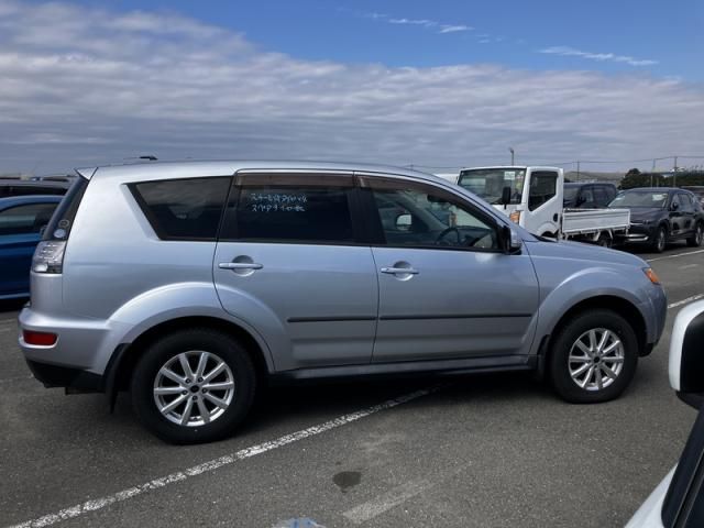 MITSUBISHI OUTLANDER 2WD 2011 Image 31