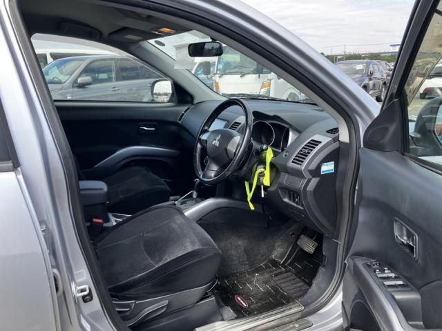 MITSUBISHI OUTLANDER 2WD 2011 Image 31