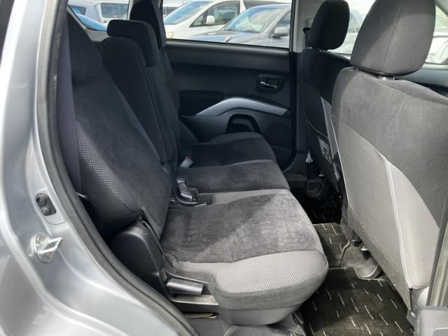 MITSUBISHI OUTLANDER 2WD 2011 Image 31