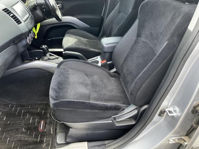 MITSUBISHI OUTLANDER 2WD 2011 Image 31