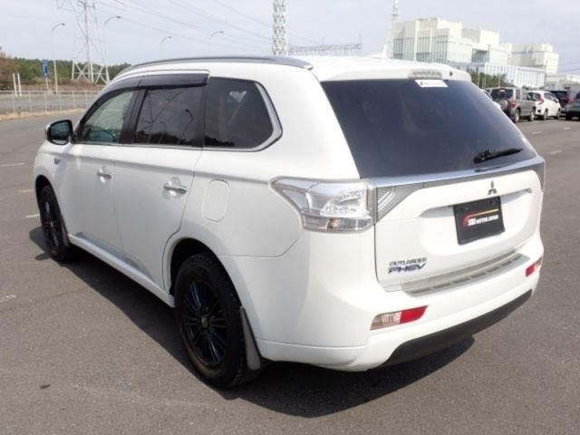 MITSUBISHI OUTLANDER PHEV 2015 Image 31