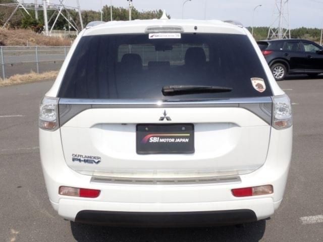 MITSUBISHI OUTLANDER PHEV 2015 Image 31