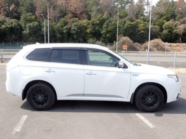 MITSUBISHI OUTLANDER PHEV 2015 Image 31
