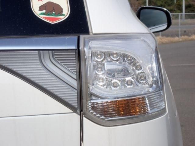 MITSUBISHI OUTLANDER PHEV 2015 Image 31