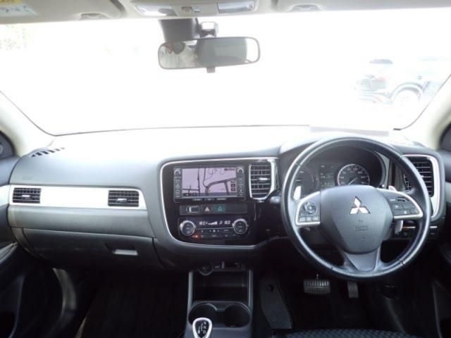 MITSUBISHI OUTLANDER PHEV 2015 Image 31