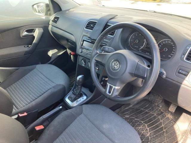 VOLKSWAGEN POLO 2013 Image 31