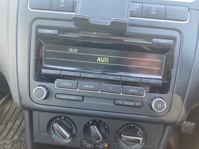 VOLKSWAGEN POLO 2013 Image 31