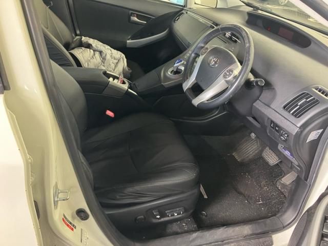 TOYOTA PRIUS 2012 Image 31