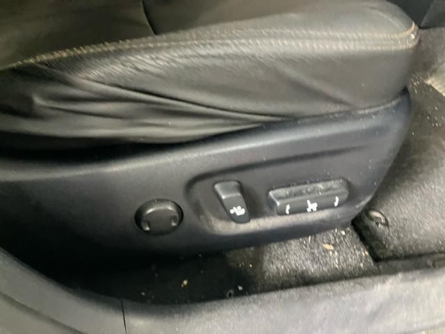 TOYOTA PRIUS 2012 Image 31