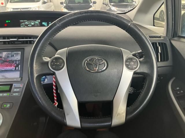 TOYOTA PRIUS 2012 Image 31