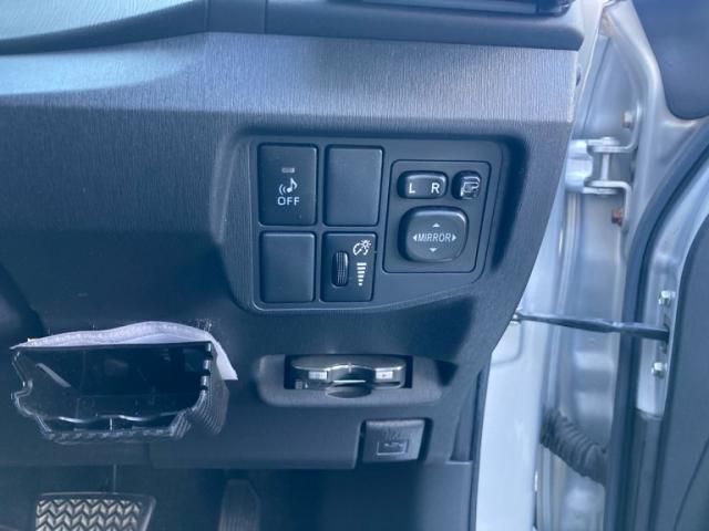 TOYOTA PRIUS PHV 2012 Image 31