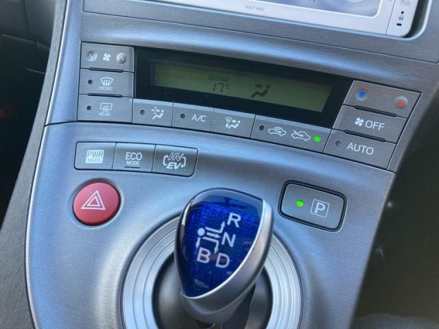 TOYOTA PRIUS PHV 2012 Image 31