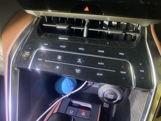 TOYOTA HARRIER 4WD 2021 Image 31