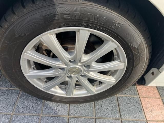 TOYOTA PRIUS ALPHA 2015 Image 31