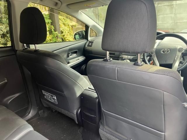 TOYOTA PRIUS ALPHA 2015 Image 31