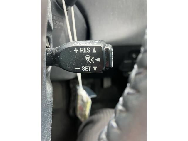 TOYOTA PRIUS ALPHA 2015 Image 31