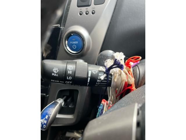 TOYOTA PRIUS ALPHA 2015 Image 31