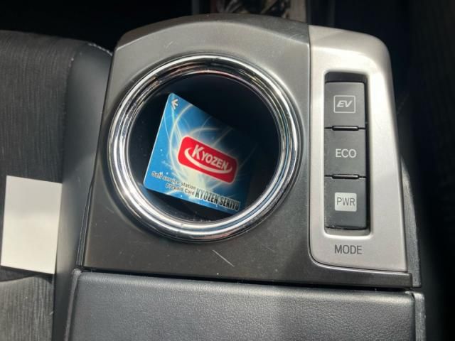 TOYOTA PRIUS ALPHA 2015 Image 31