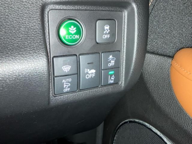 HONDA VEZEL HYBRID 2016 Image 31