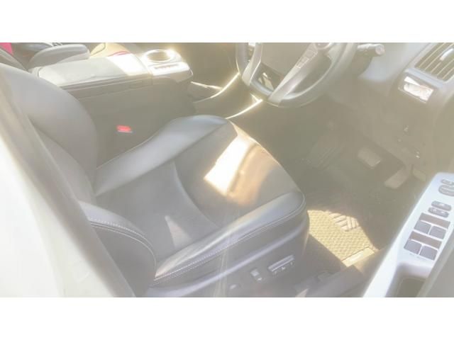 TOYOTA PRIUS ALPHA 2015 Image 31