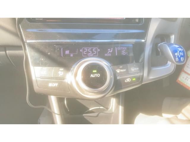 TOYOTA PRIUS ALPHA 2015 Image 31