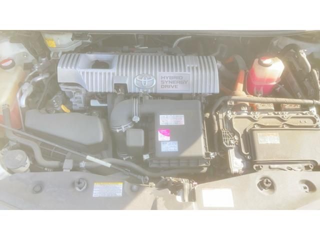 TOYOTA PRIUS ALPHA 2015 Image 31