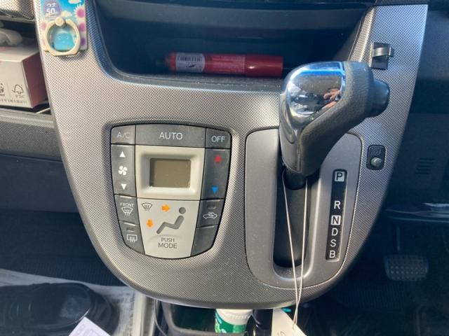 DAIHATSU MOVE CUSTOM 4WD 2013 Image 31