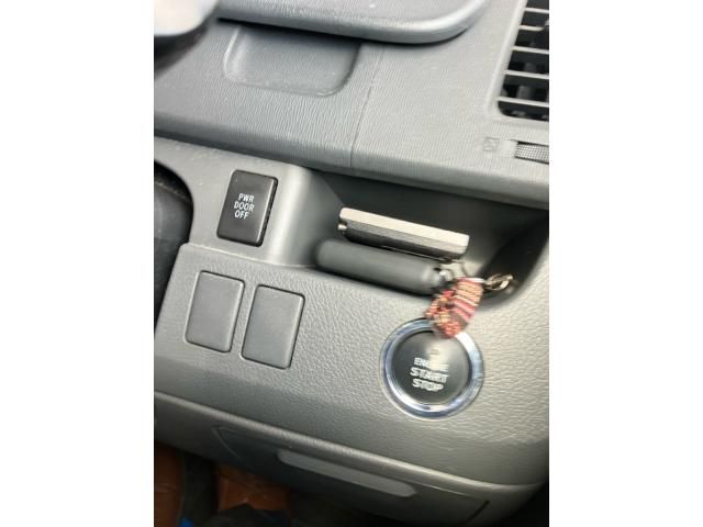 TOYOTA VOXY 4WD 2007 Image 31