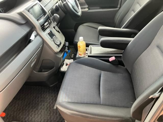 TOYOTA VOXY 4WD 2007 Image 31