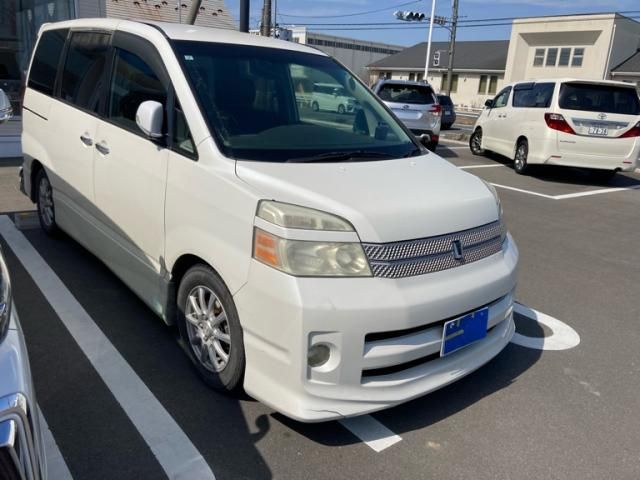 TOYOTA VOXY 2005 Image 31