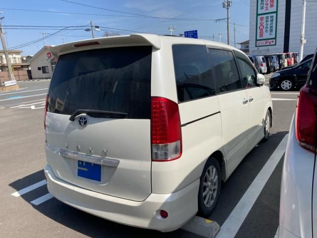 TOYOTA VOXY 2005 Image 31