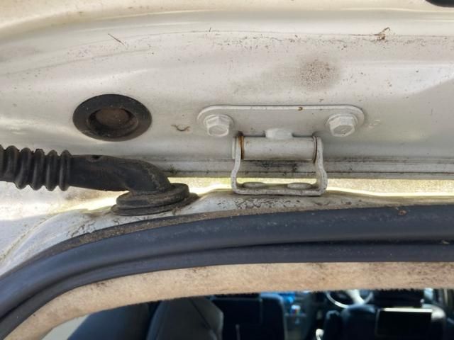 TOYOTA VOXY 2005 Image 31