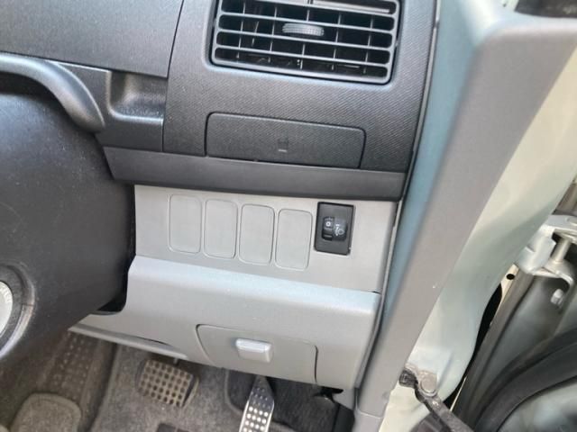 DAIHATSU MOVE 2007 Image 31