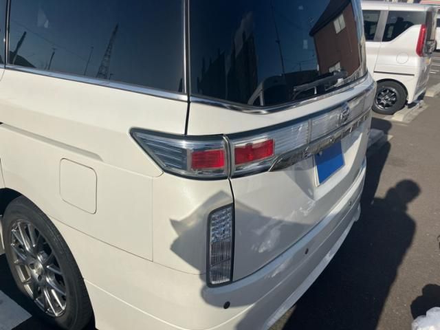 NISSAN ELGRAND 2012 Image 31