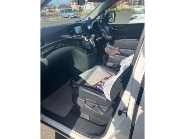 NISSAN ELGRAND 2012 Image 31