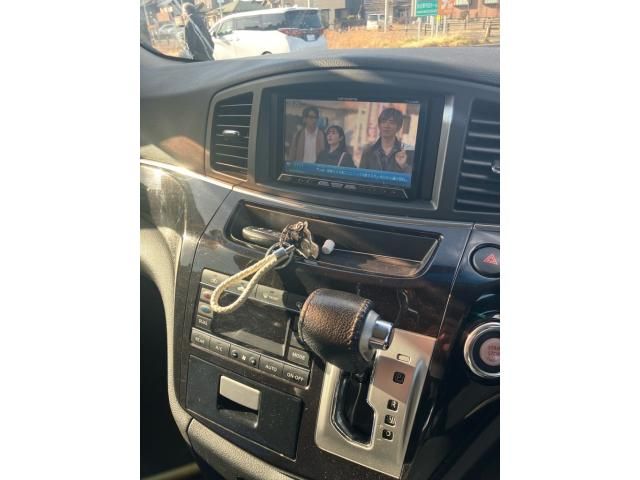 NISSAN ELGRAND 2012 Image 31