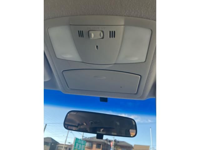 NISSAN ELGRAND 2012 Image 31