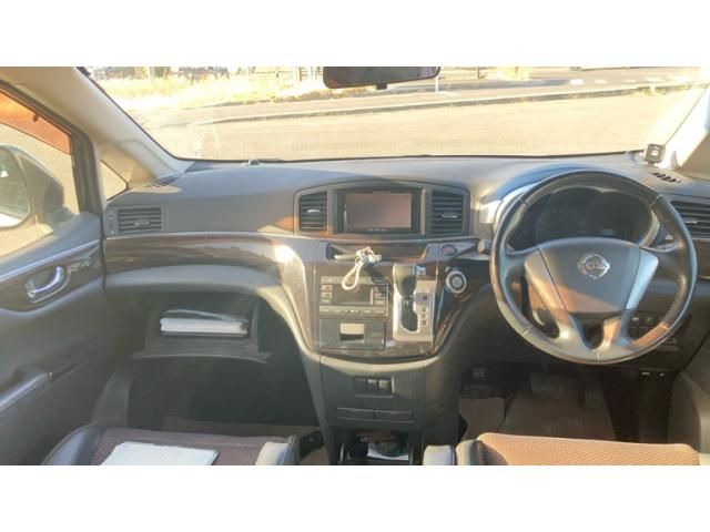 NISSAN ELGRAND 2012 Image 31