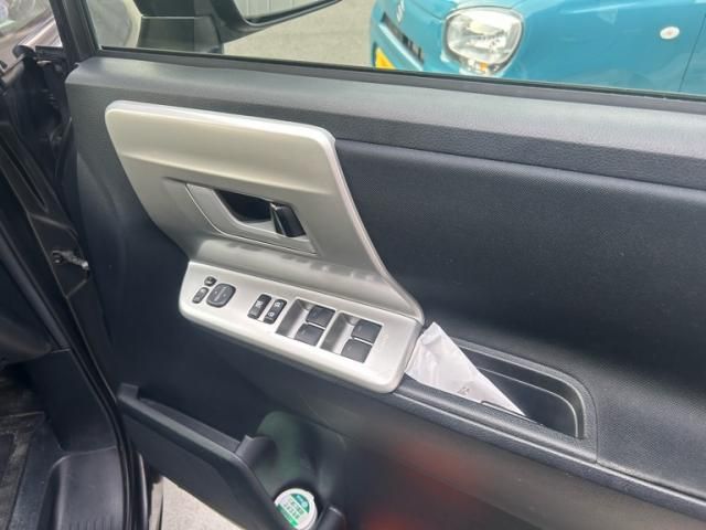 TOYOTA NOAH 2012 Image 31