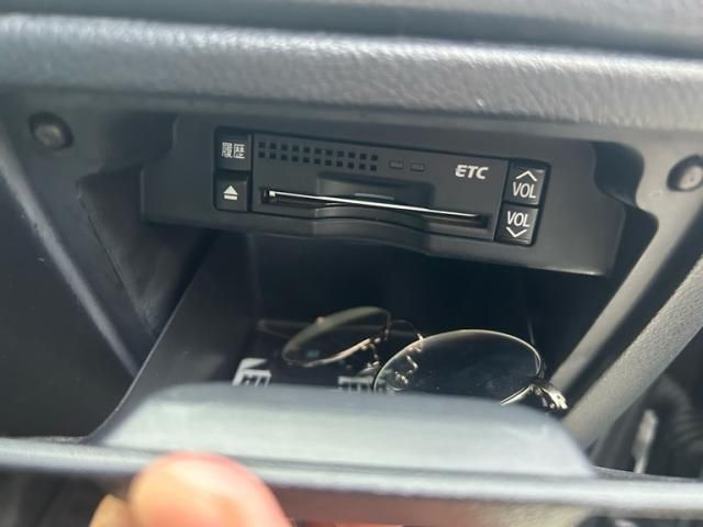 TOYOTA NOAH 2012 Image 31