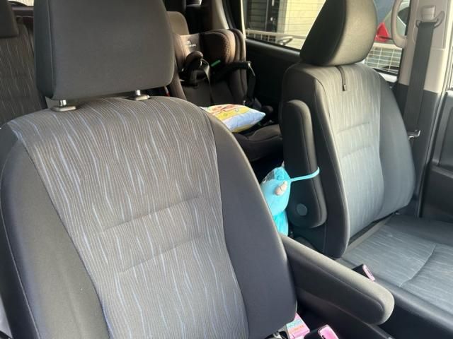 TOYOTA NOAH 2012 Image 31