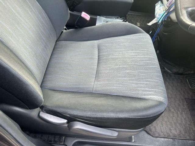 TOYOTA NOAH 2012 Image 31