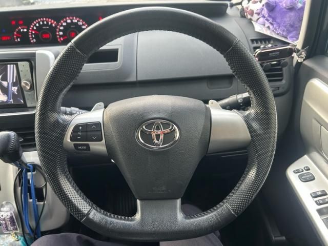 TOYOTA NOAH 2012 Image 31