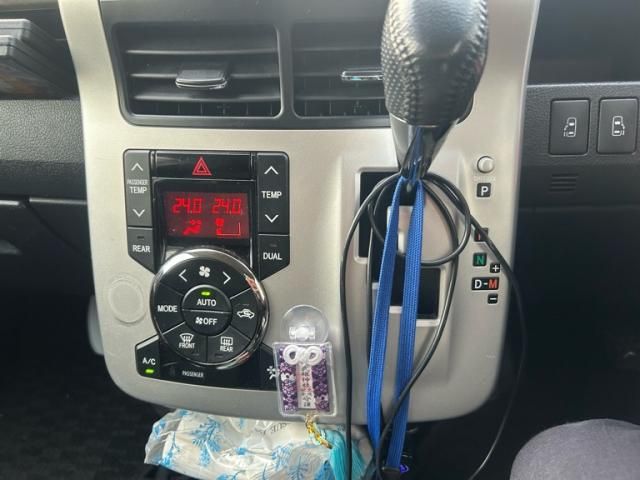 TOYOTA NOAH 2012 Image 31