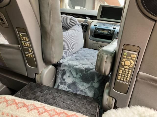 NISSAN ELGRAND 2004 Image 31