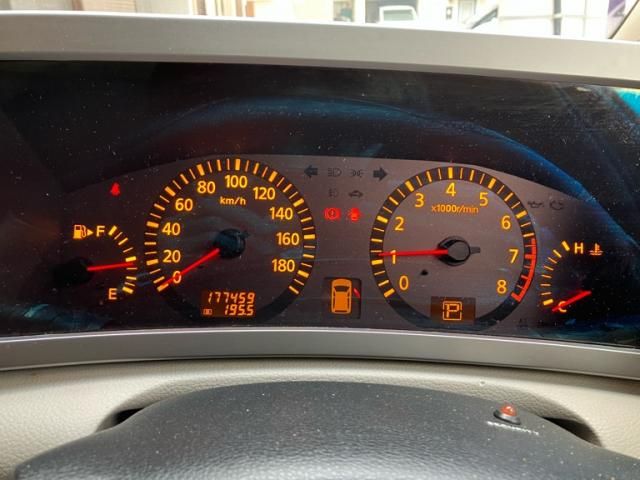 NISSAN ELGRAND 2004 Image 31