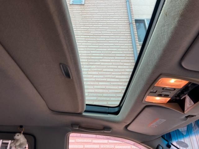 NISSAN ELGRAND 2004 Image 31