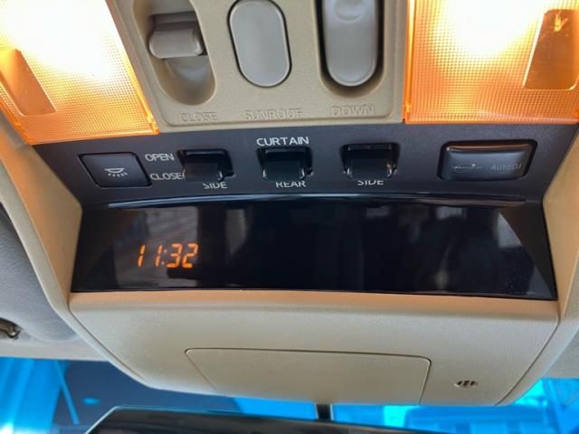 NISSAN ELGRAND 2004 Image 31